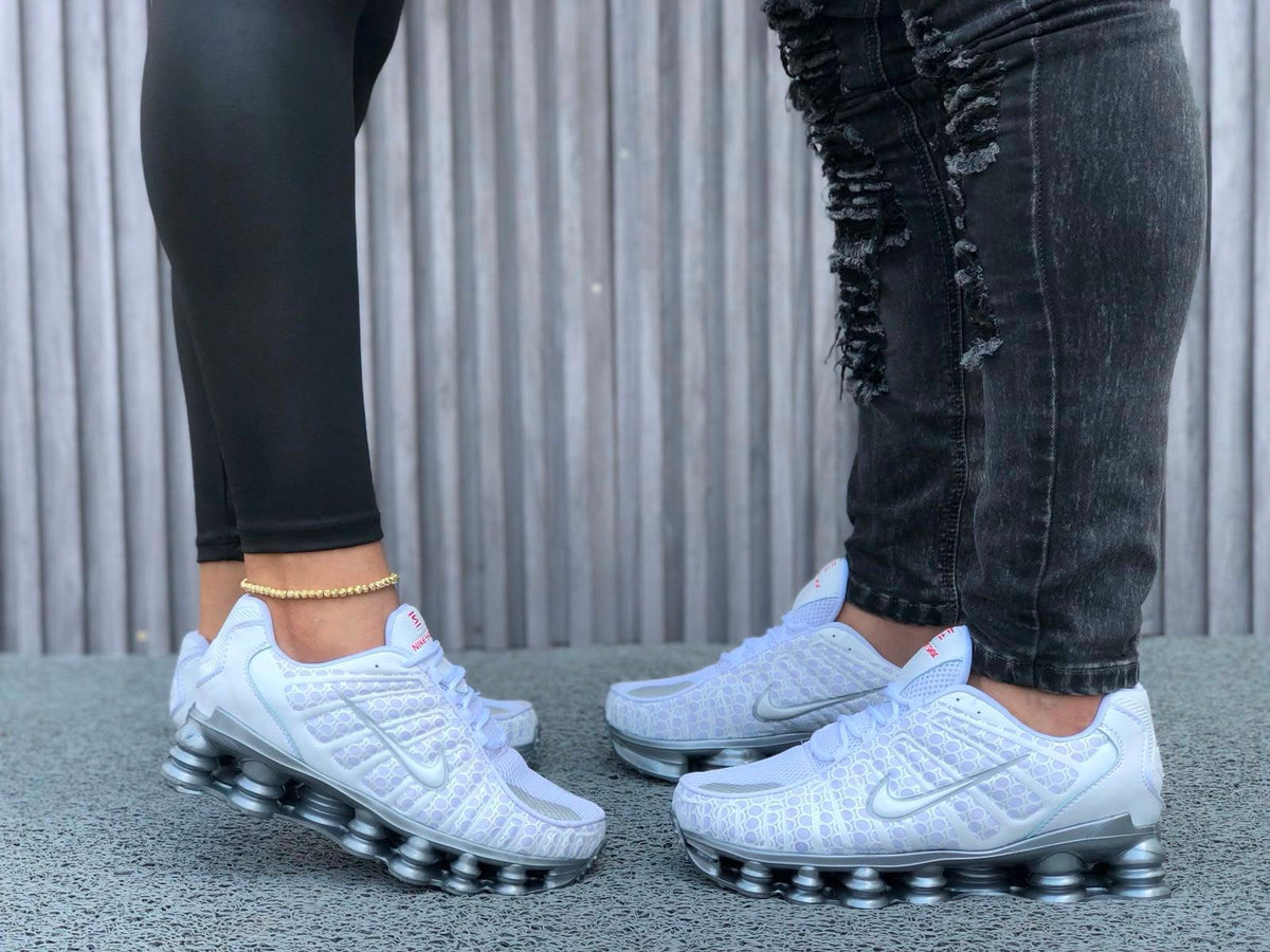 NIKE SHOX UNISEX