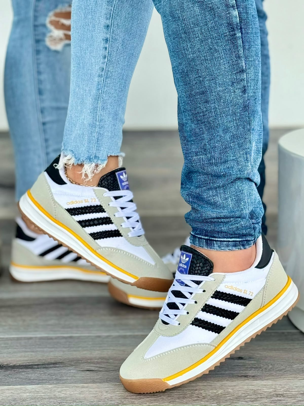 Adidas SL 72