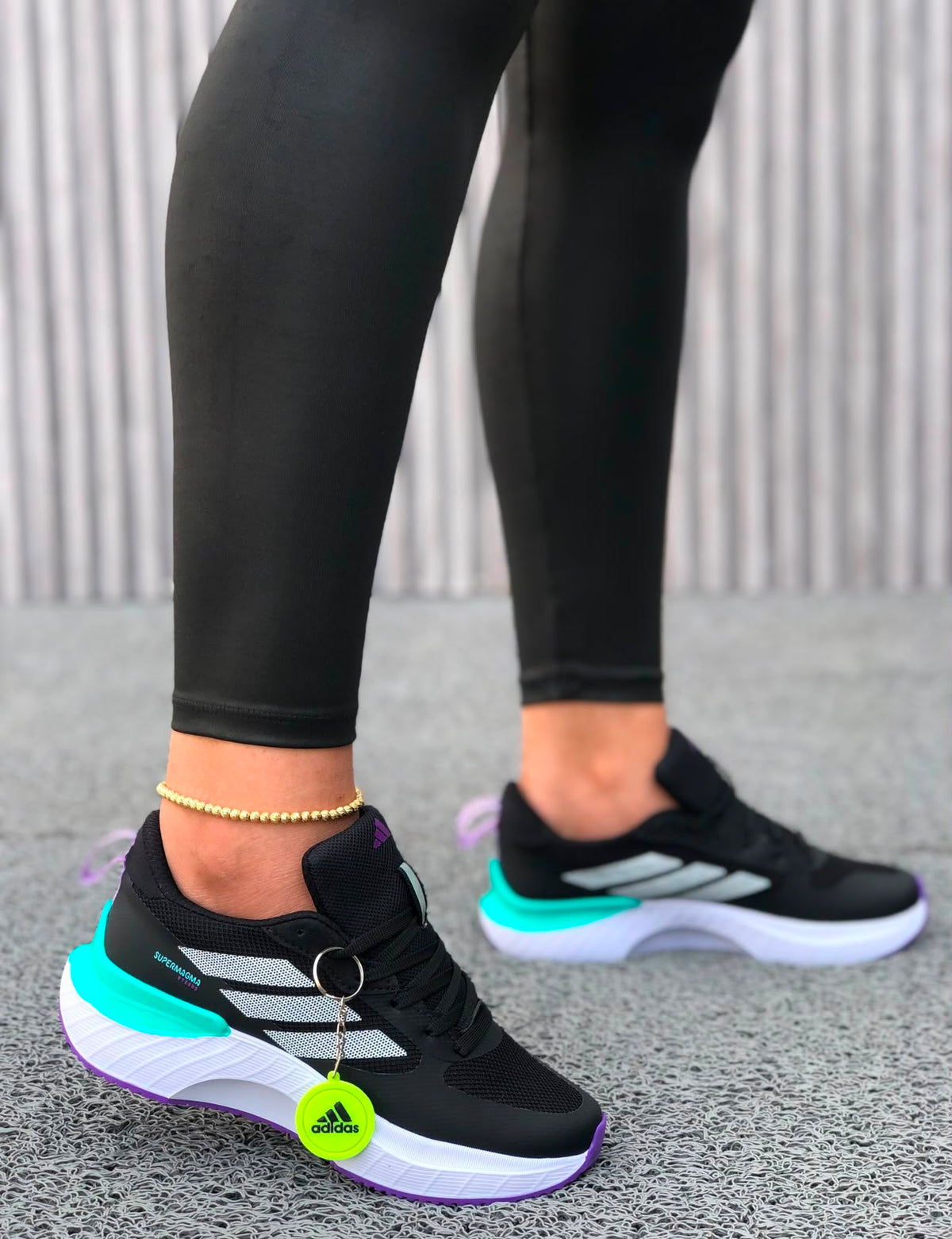 ADIDAS LLAVERO DAMA