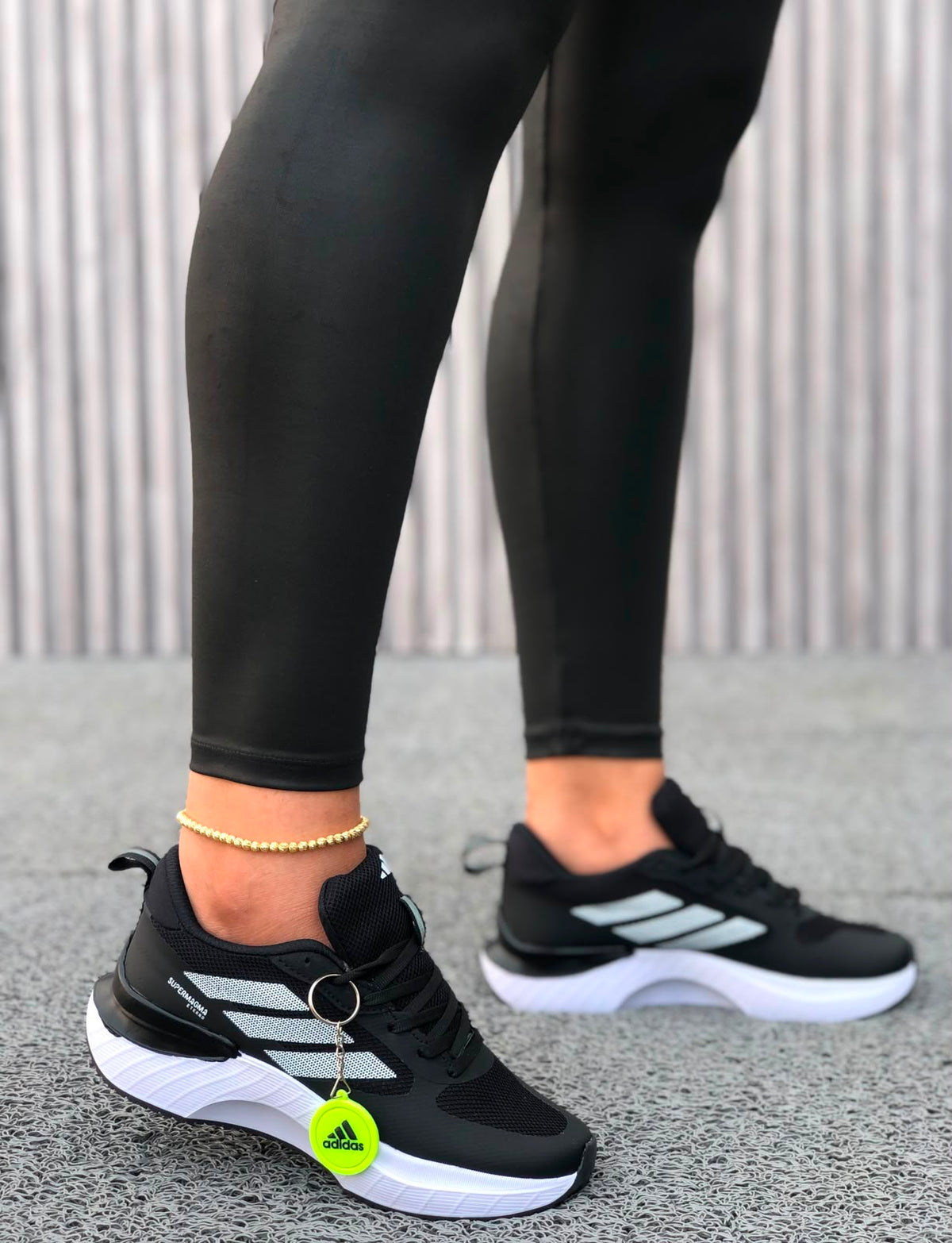 ADIDAS LLAVERO DAMA