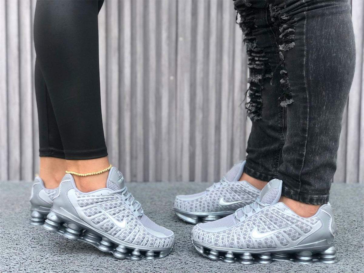 NIKE SHOX UNISEX