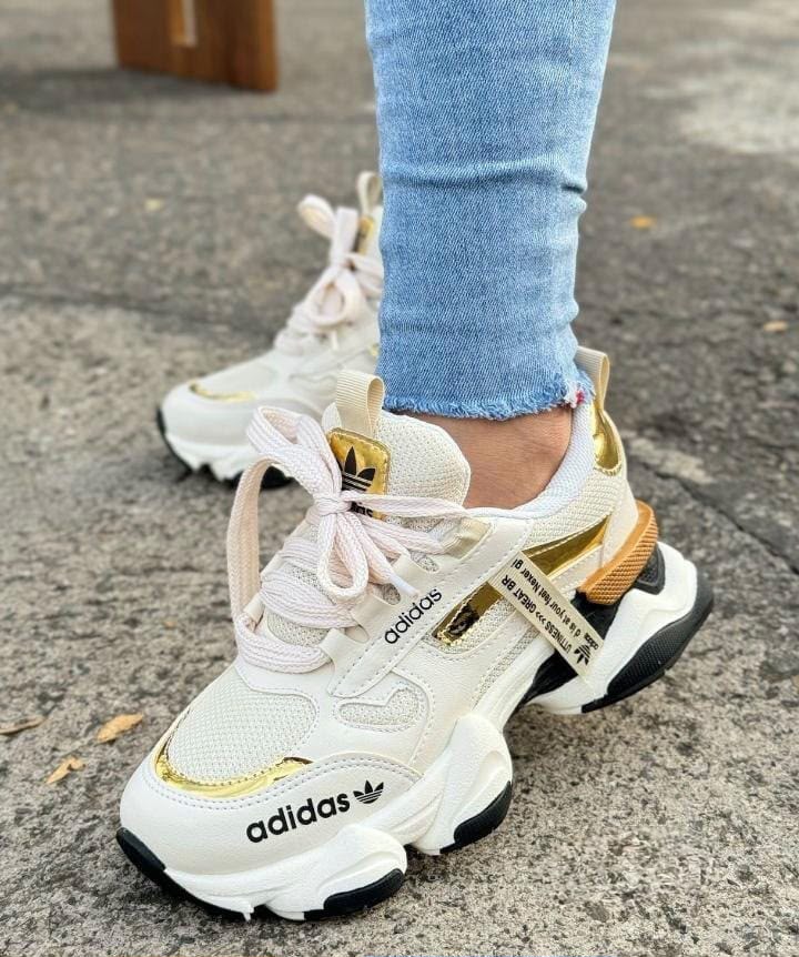 ADIDAS OZWEEGO