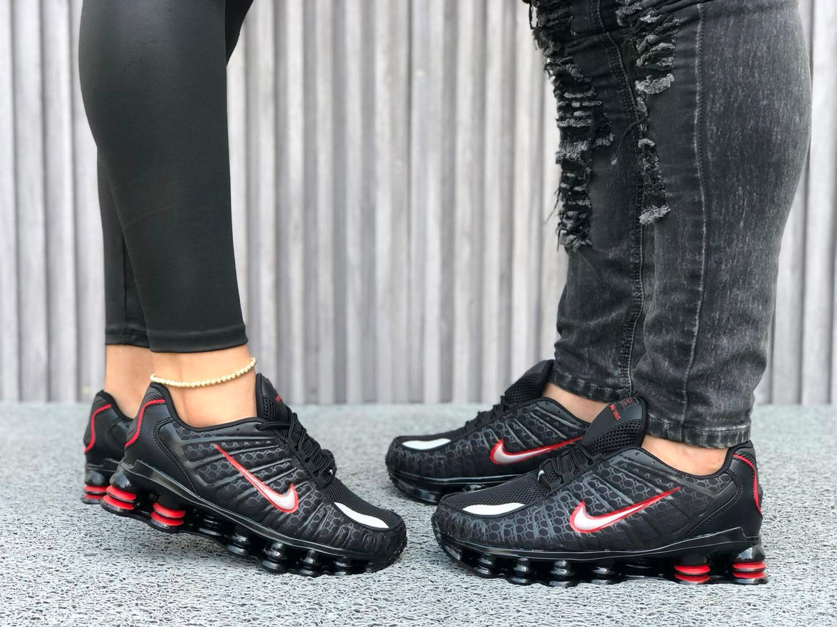 NIKE SHOX UNISEX