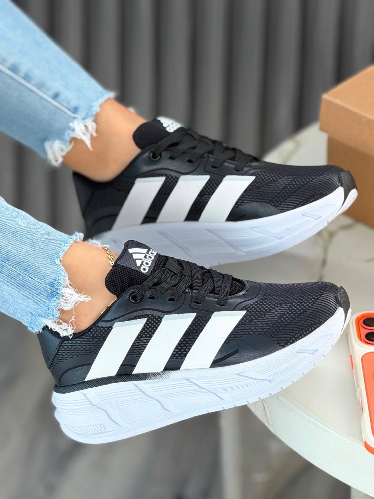 ADIDAS NEW DAMA