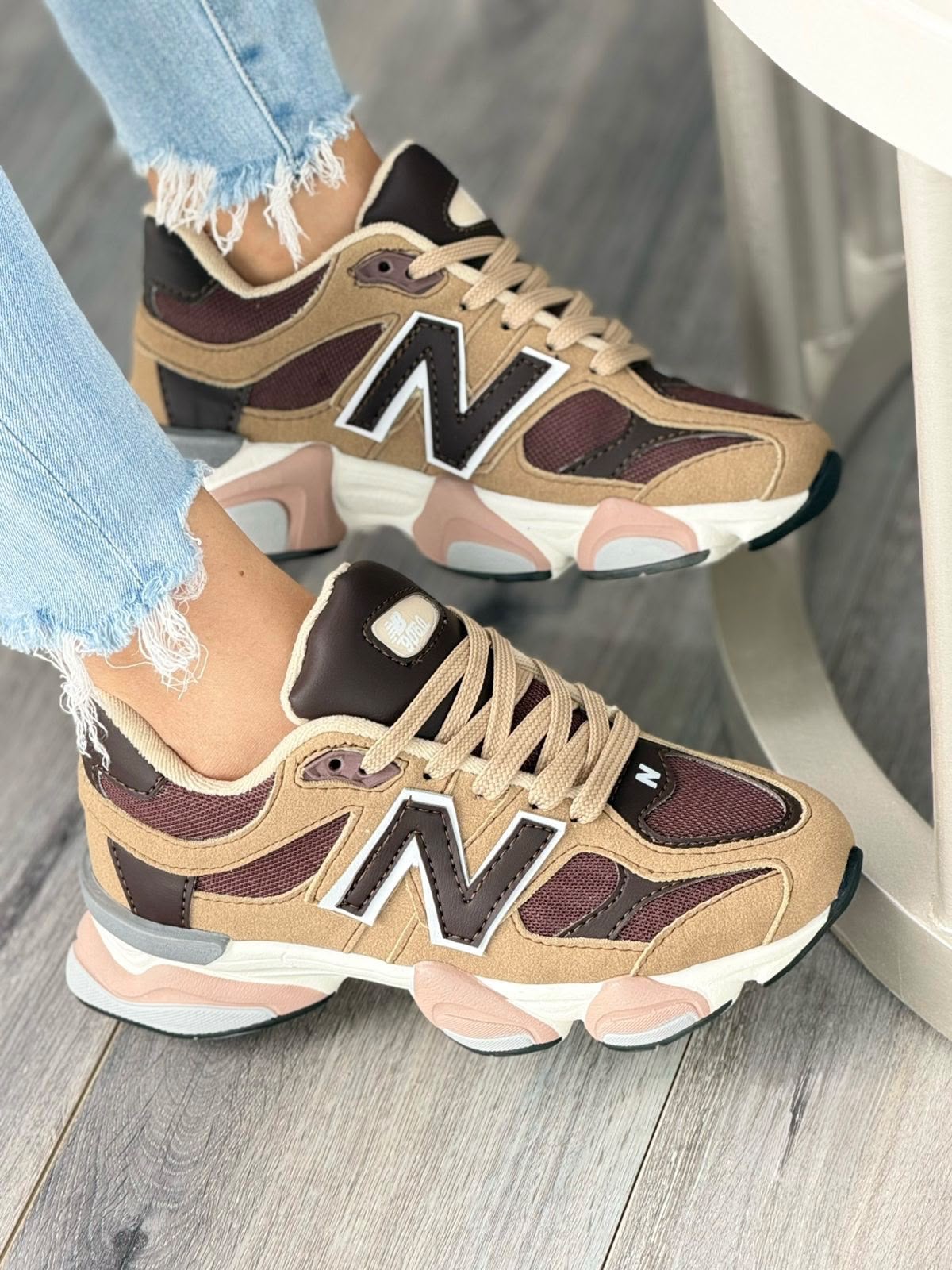 NEW BALANCE 9060