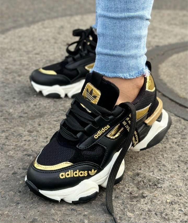ADIDAS OZWEEGO